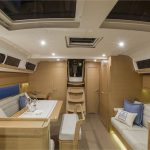 Zeilboot van binnen 47feet